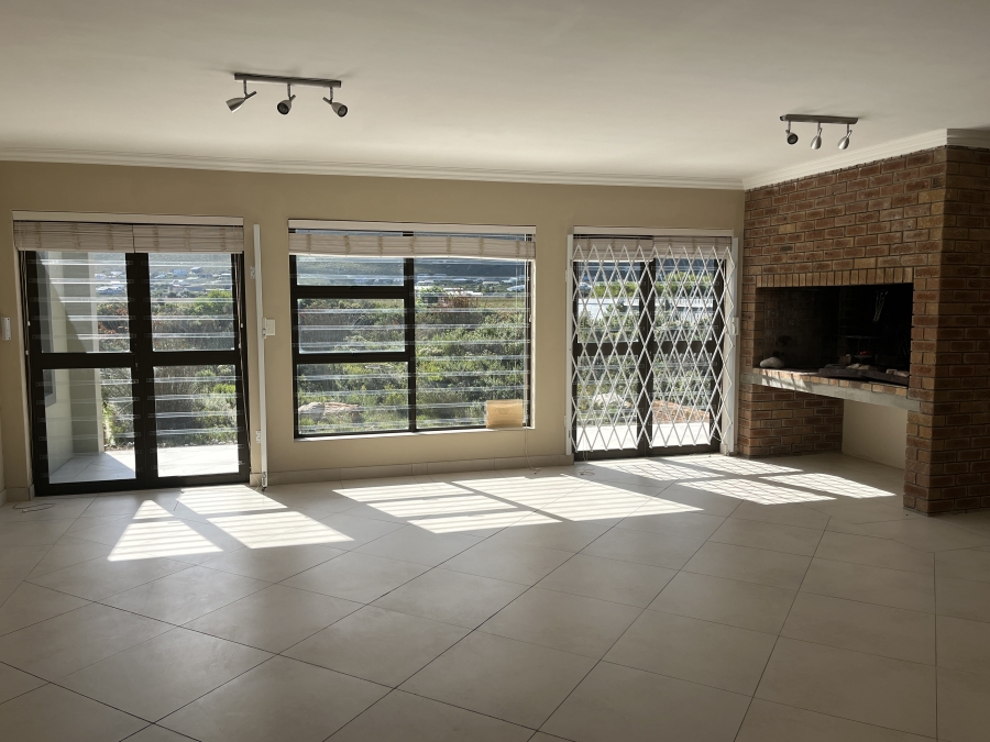 To Let 3 Bedroom Property for Rent in Bettys Bay Western Cape